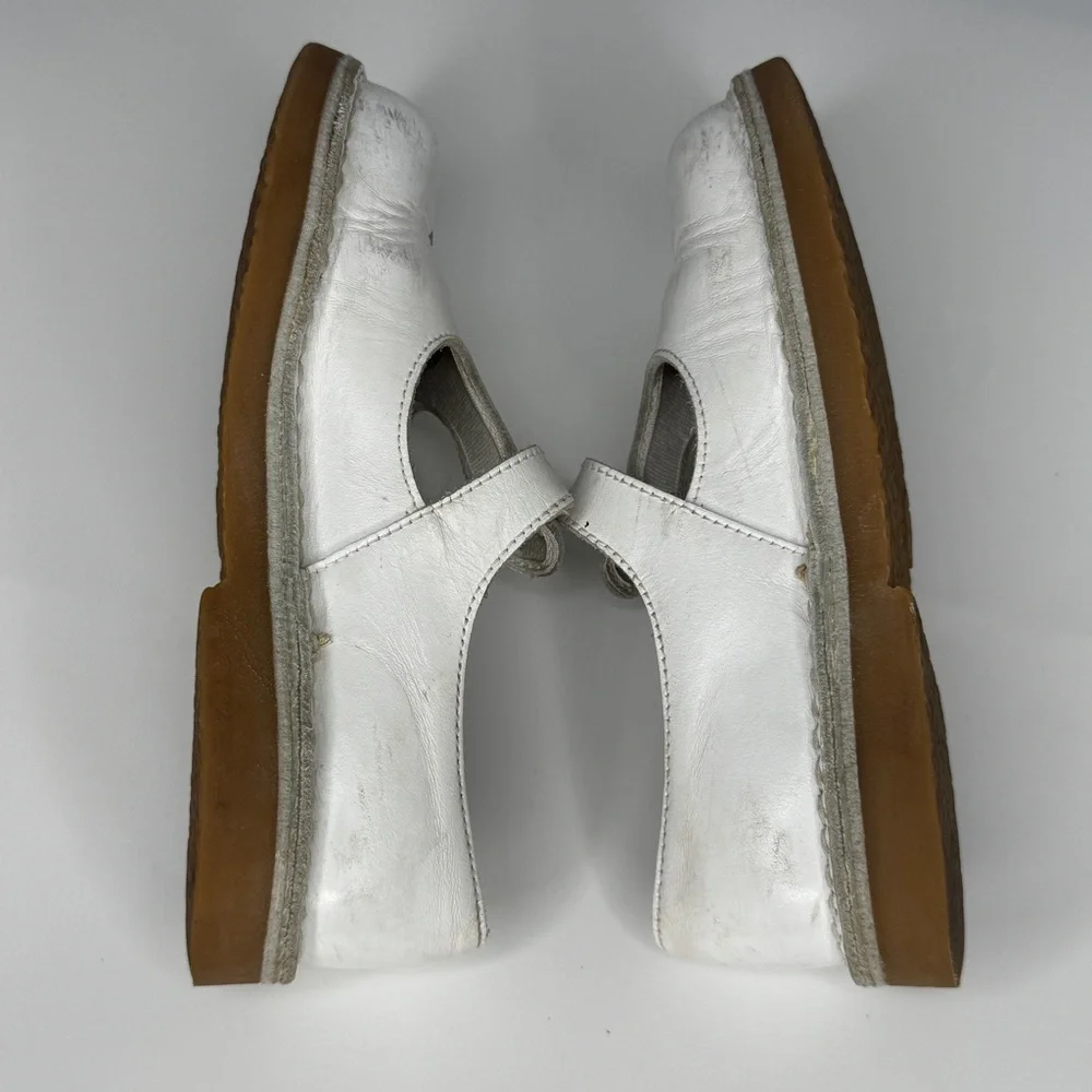 Aster Dingo Mary Jane Leather Shoes Girl 11 White Closed Toe Sandals Dress Shoes